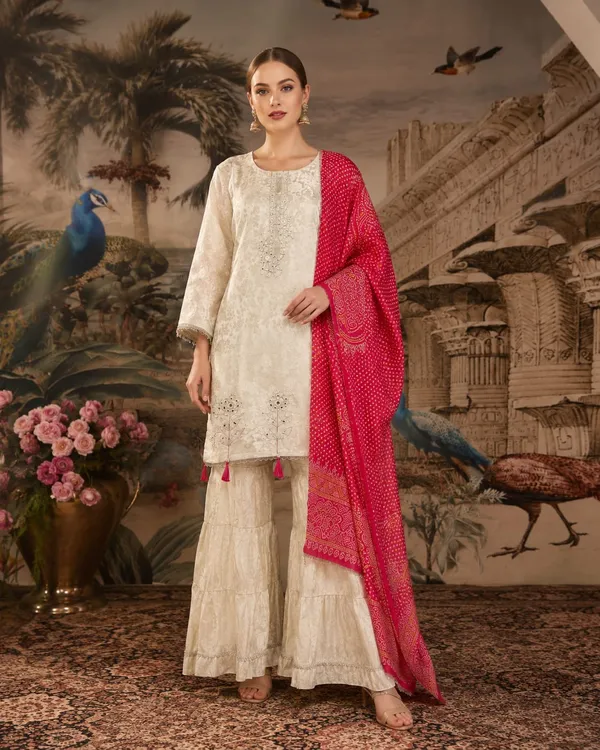 Cream_And_Red_Jacquard_Jacquard_Suit_Set_For_Women