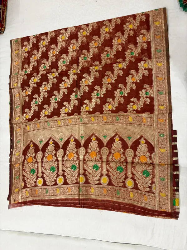 Maroon_Floral_Print_Saree_For_Women