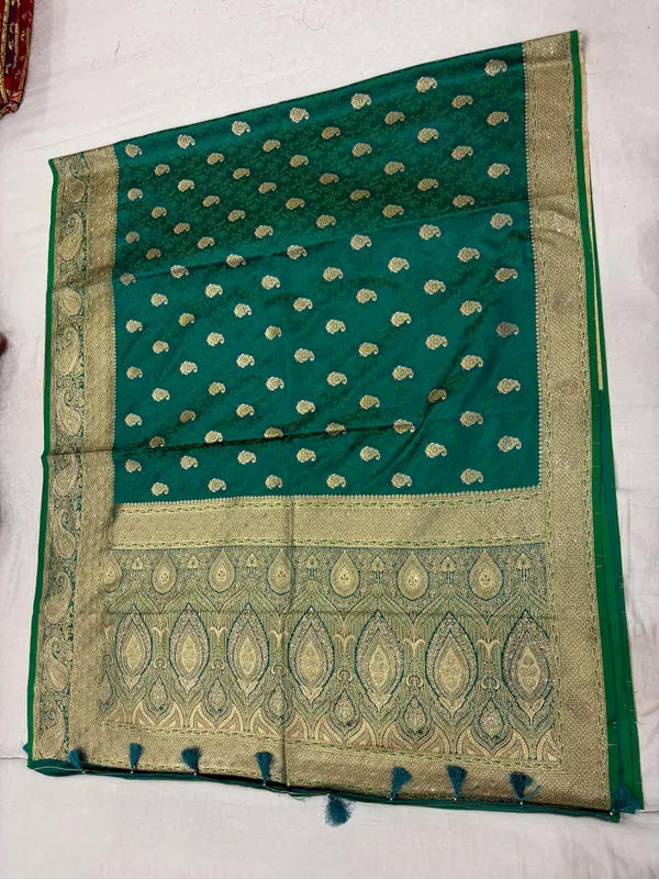 Green_Woven_Saree_For_Women