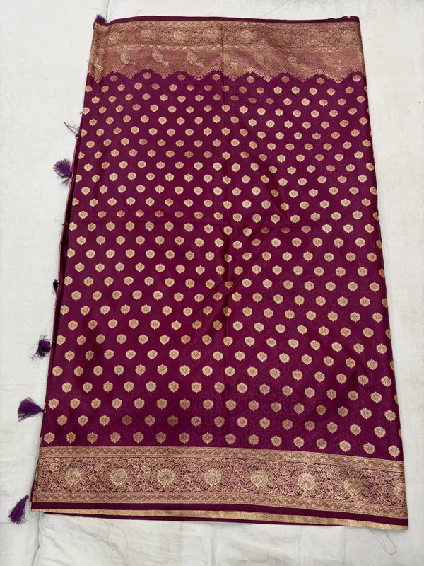 Maroon_Banarasi_Silk_Woven_Traditional_Saree_For_Women