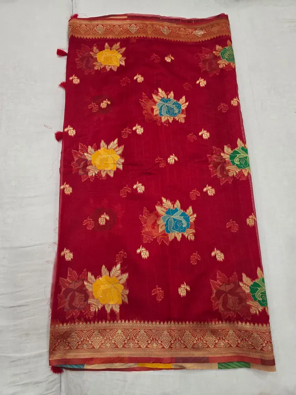 Red_Organza_Woven_Floral_Saree_For_Women