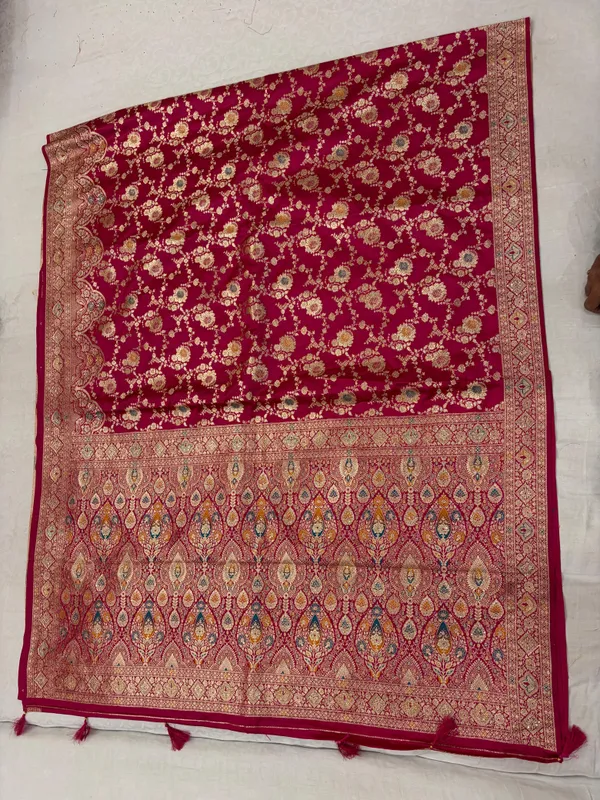 Maroon_Floral_Motif_Border_Saree_For_Women