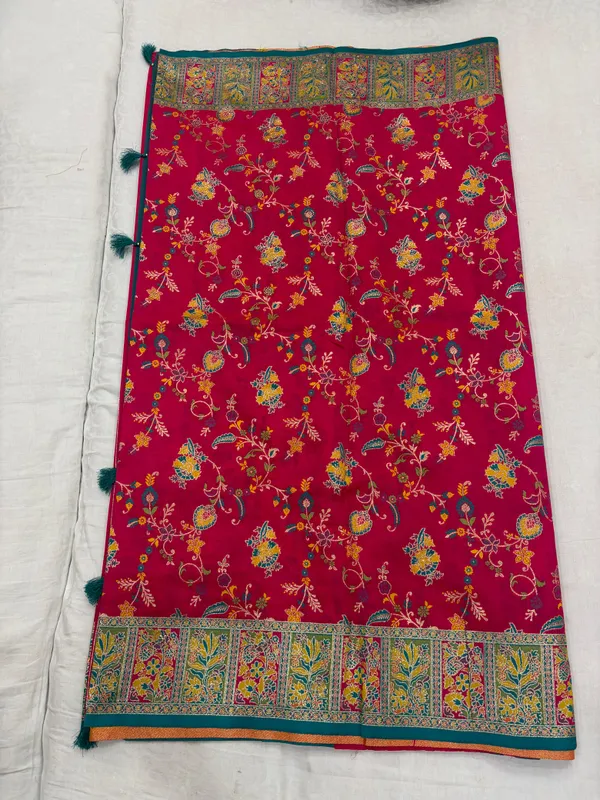 Red_Printed_Paisley_Saree_For_Women