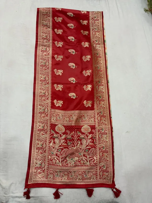 Red_Nylon_Satin_Paisley_Woven_Saree_For_Women