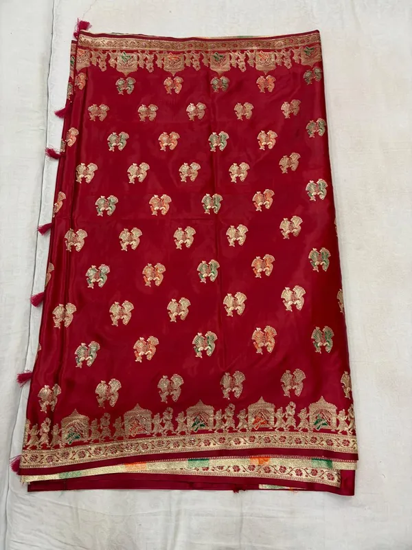 Red_Nylon_Satin_Woven_Floral_Traditional_Saree_For_Women