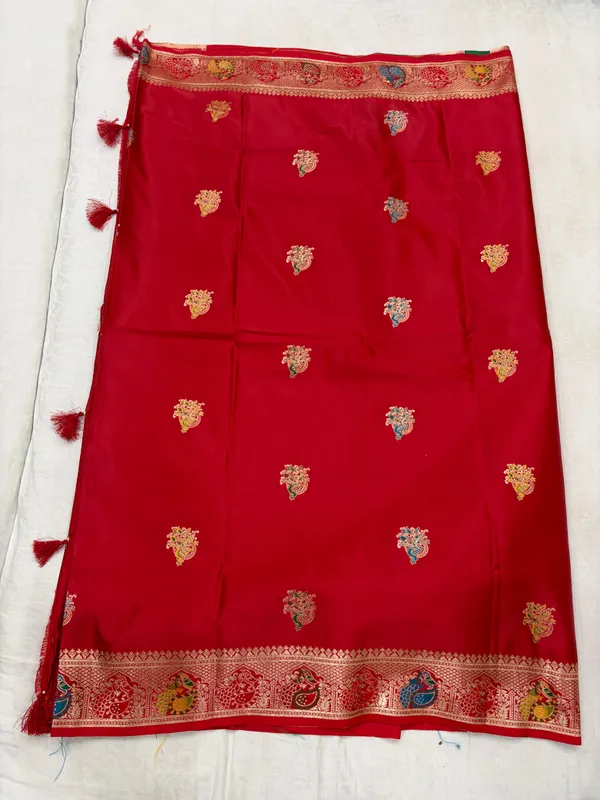 Red_Traditional_Saree_For_Women