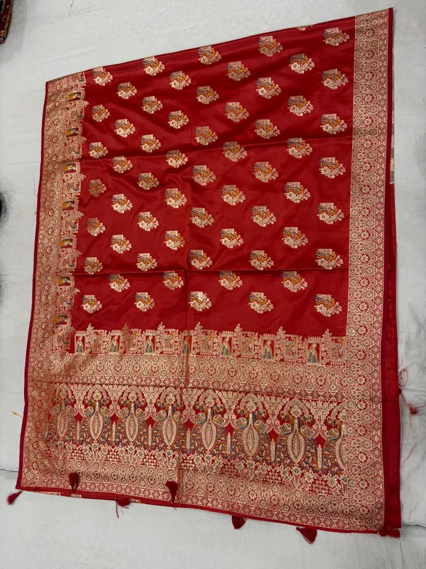 Red_Traditional_Woven_Saree_For_Women