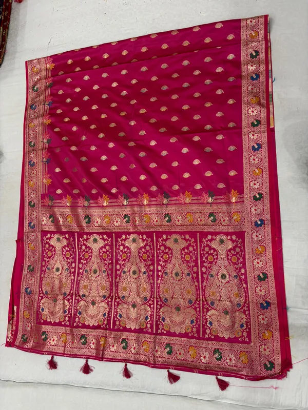 Magenta_Woven_Saree_For_Women