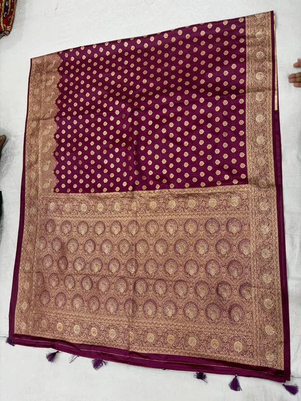 Maroon_Banarasi_Silk_Woven_Traditional_Saree_For_Women