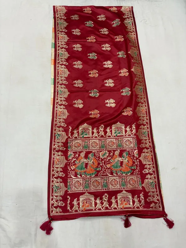 Red_Nylon_Satin_Woven_Floral_Traditional_Saree_For_Women