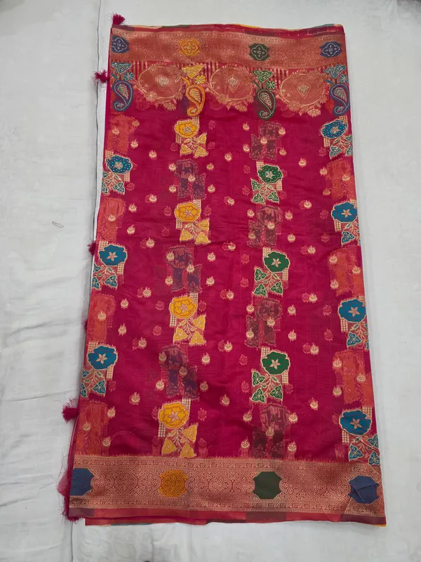 Pink_Organza_Printed_Ethnic_Saree_For_Women