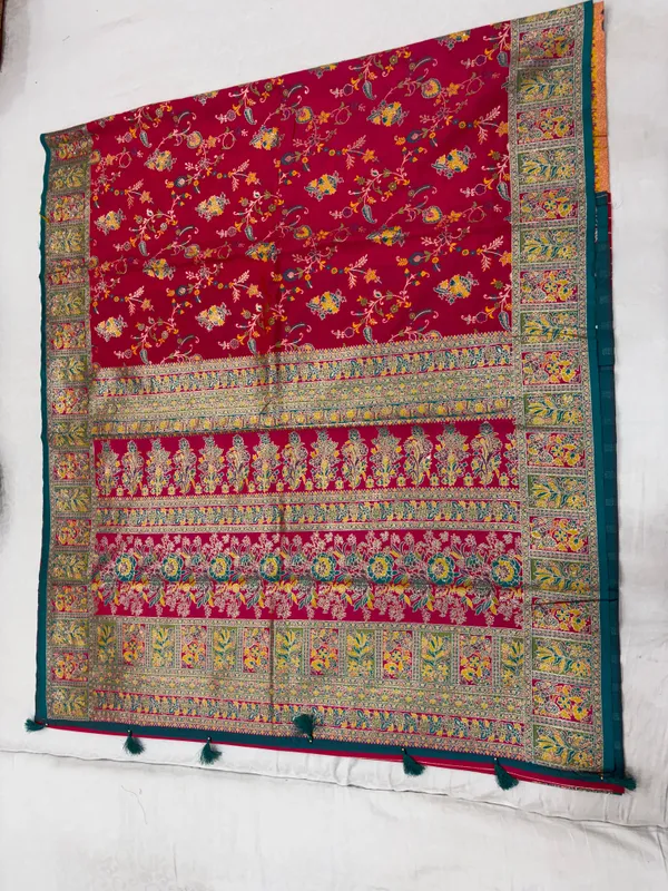 Red_Printed_Paisley_Saree_For_Women