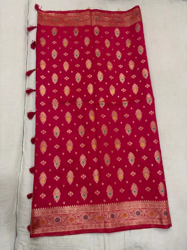 Red_Silk_Woven_Paisley_Traditional_Saree_For_Women