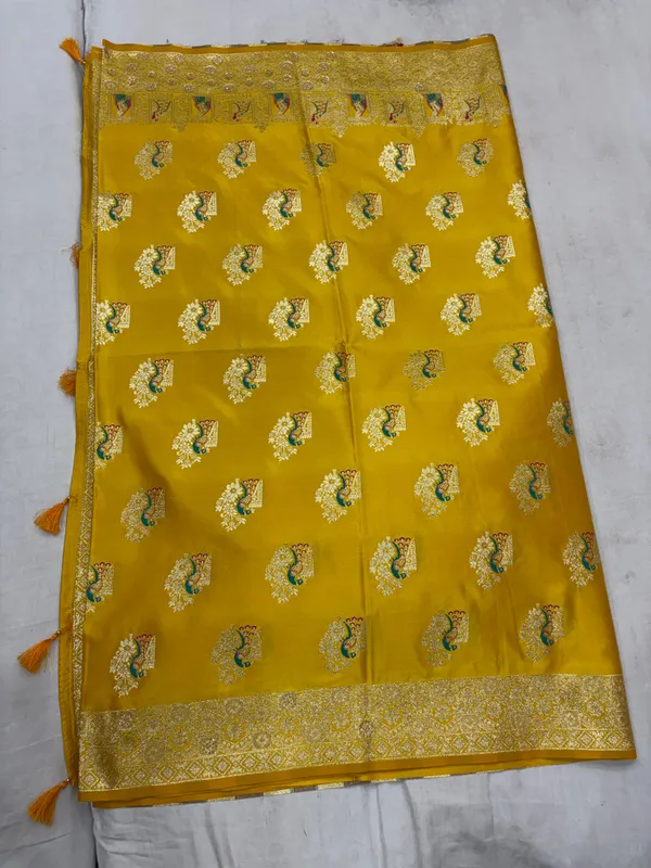 Mustard_Banarsi_Silk_Woven_Paisley_Saree_For_Women