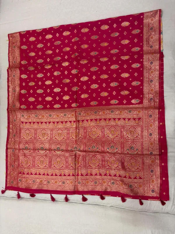 Red_Silk_Woven_Paisley_Traditional_Saree_For_Women