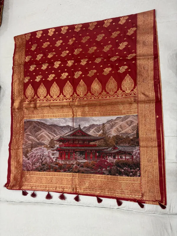 Maroon_Zari_Traditional_Saree_For_Women