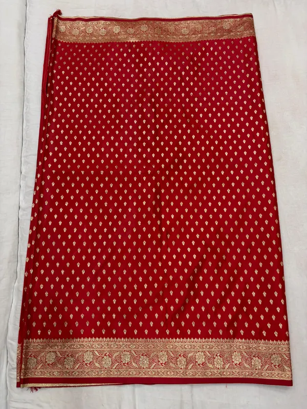 Red_Woven_Traditional_Saree_For_Women