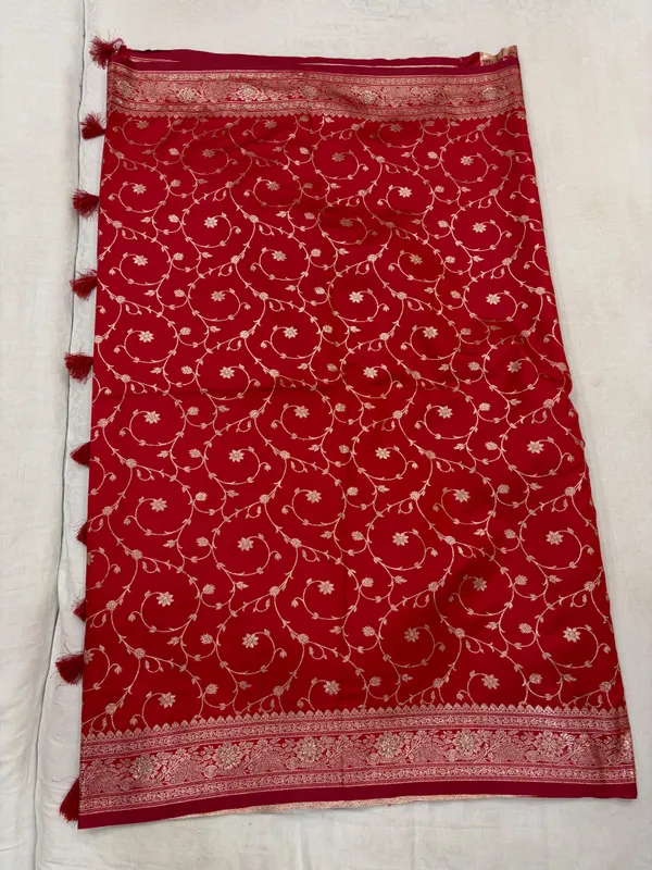 Red_Woven_Saree_For_Women