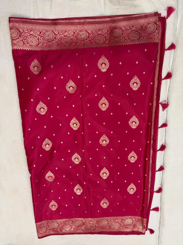 Maroon_Woven_Zari_Saree_For_Women
