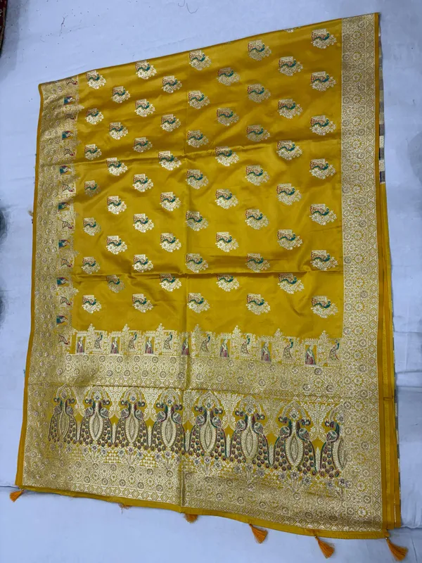 Mustard_Banarsi_Silk_Woven_Paisley_Saree_For_Women