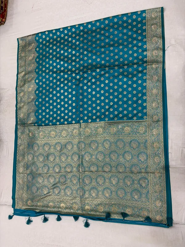 Teal_Gold_Motif_Saree_For_Women
