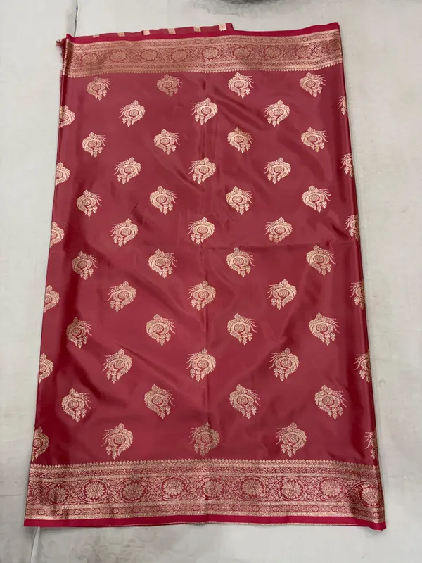 Maroon_Satin_Woven_Paisley_Traditional_Saree_For_Women