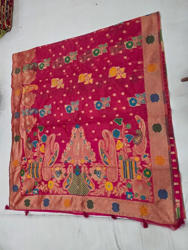 Pink_Organza_Printed_Ethnic_Saree_For_Women