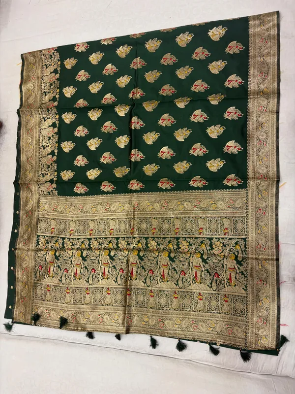 Green_Woven_Traditional_Saree_For_Women