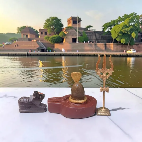 Narmadeshwar_Shivling_With_Plat_Jaldhara_Nandi_Trishul_And_Cobra_Nag_Pooja_Set