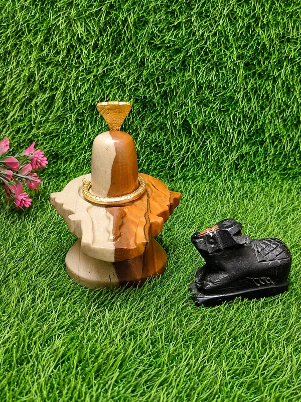 Cream_And_Akhand_Narmadeshwar_Shivling_With_Cobra_Nag_Nandi