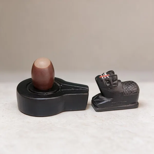 Narmadeshwar_Shivling_With_Plat_Jaldhara_And_Nandi_Pooja_Set