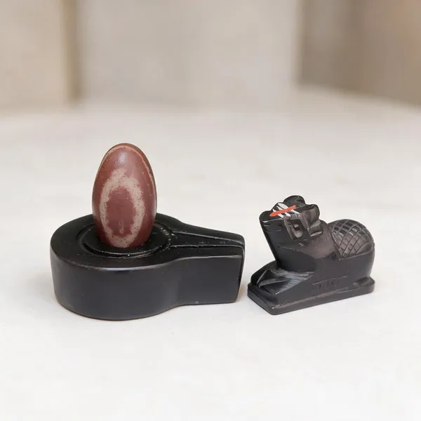 Narmadeshwar_Shivling_With_Plat_Jaldhara_And_Nandi_Pooja_Set