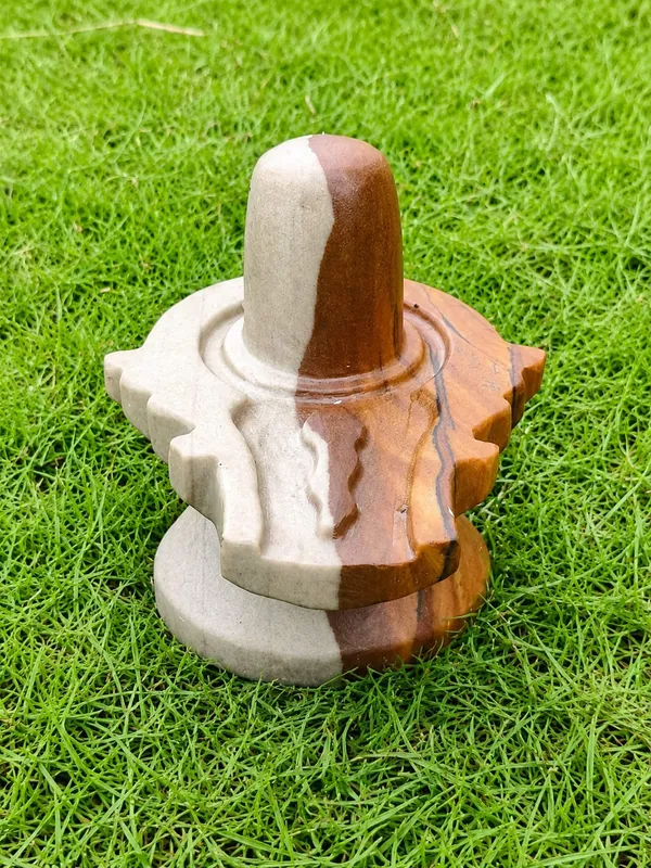 Cream_And_Akhand_Narmadeshwar_Shivling_With_Cobra_Nag_Nandi