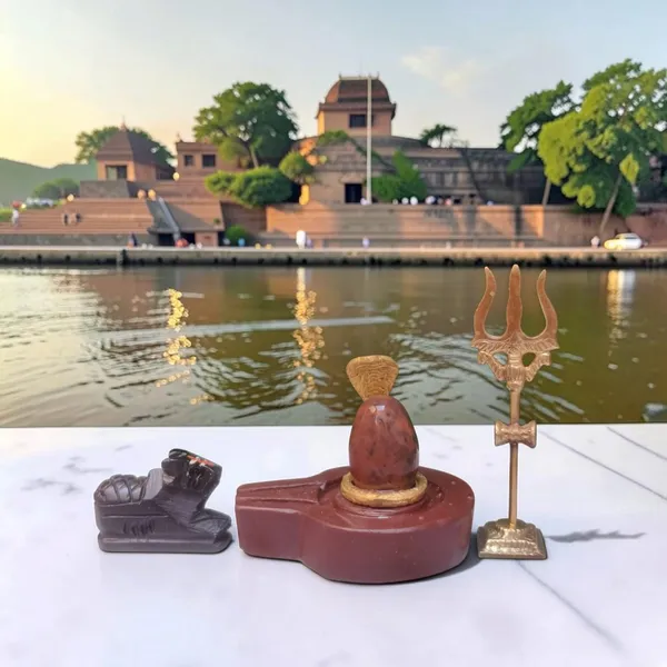 Narmadeshwar_Shivling_With_Plat_Jaldhara_Nandi_Trishul_And_Cobra_Nag_Pooja_Set