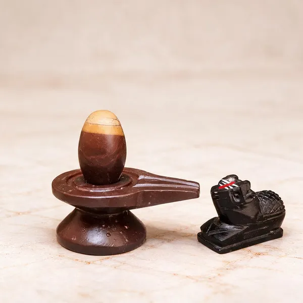 Narmadeshwar_Shivling_With_Jaldhara_And_Nandi_Pooja_Set