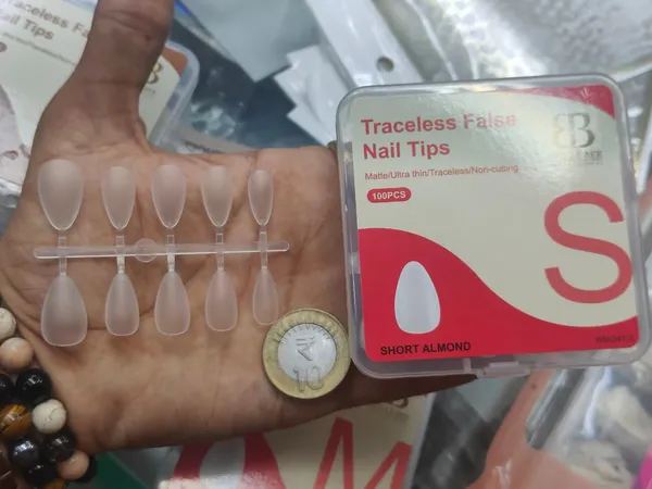 Brille_Bee_Traceless_False_Nail_Tips_Short_Almond