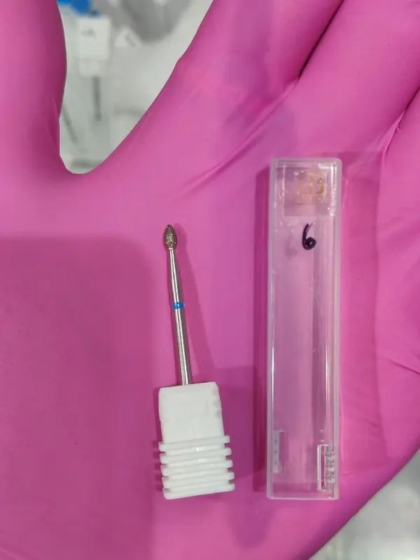 Silver_Pointed_Nail_Drill_Bit_With_Storage_Case