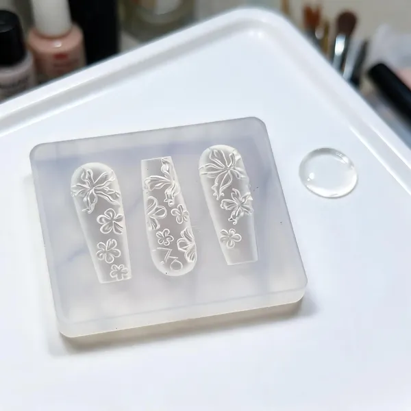 Brille_Bee_Silicone_Floral_3D_Nail_Art_Mold
