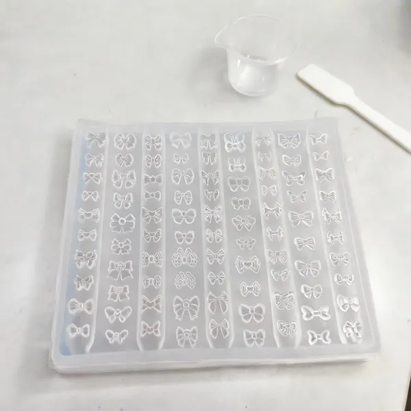 Brille_Bee_MultiSize_Bow_Shape_Silicone_Resin_Craft_Mold