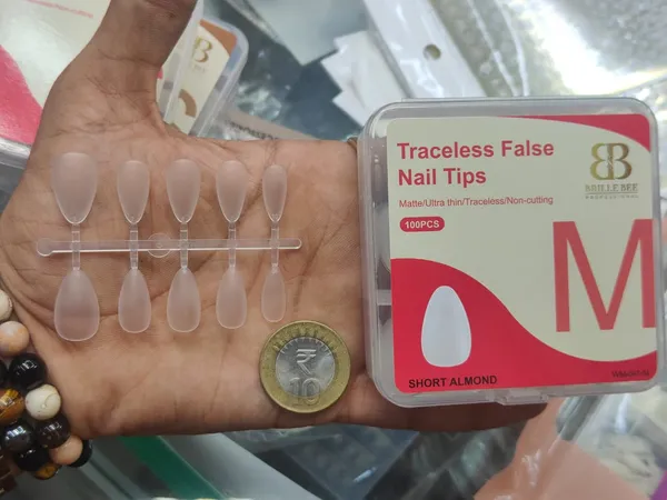 Brille_Bee_Traceless_False_Nail_Tips_Short_Almond