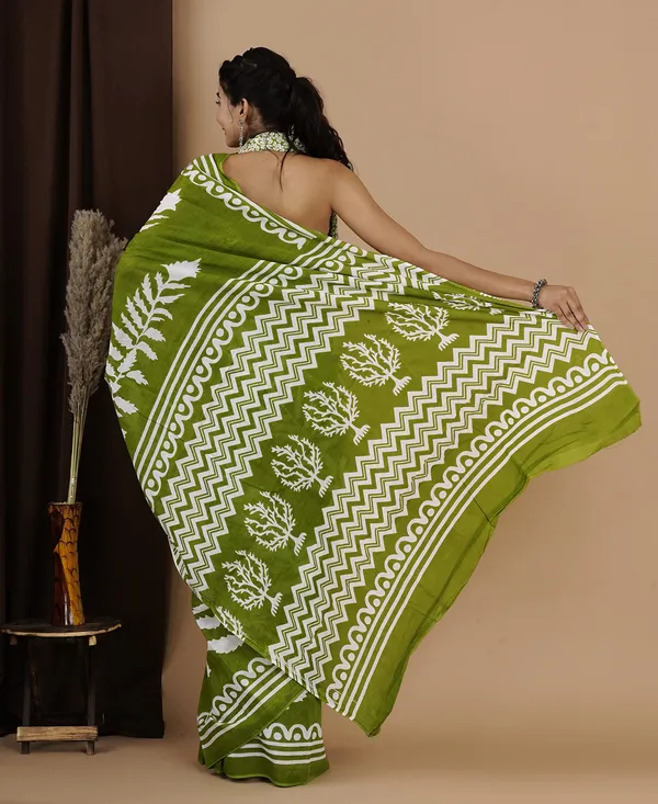 Green_Premium_Mul_Cotton_Saree_For_Women