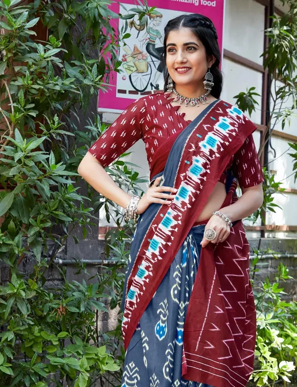 Red_and_Grey_Premium_Mul_Cotton_Saree_For_Women