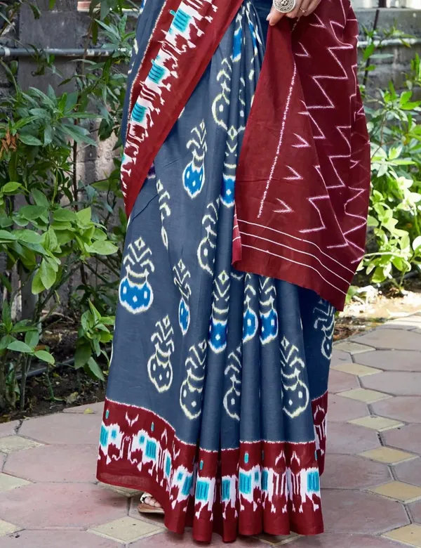 Red_and_Grey_Premium_Mul_Cotton_Saree_For_Women