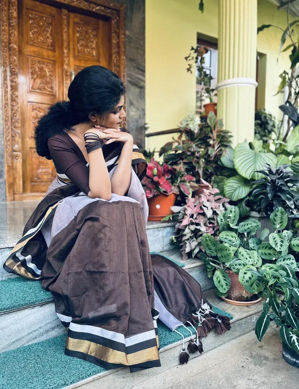 Chocolate_Brown_Premium_Mulmul_Saree_For_Women