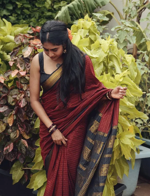 Maroon_And_Black_Premium_Silk_And_Cotton_Saree_For_Women