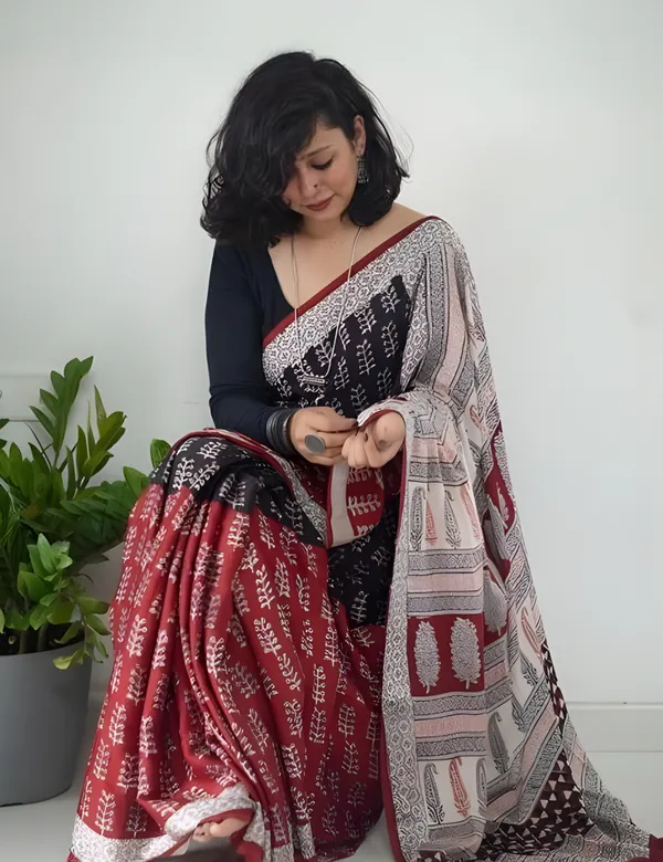 Black_and_Red_Premium_Mul_Cotton_Saree_For_Women