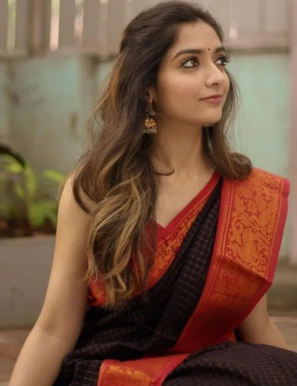 Black_And_Orange_Premium_Cotton_Saree_For_Women