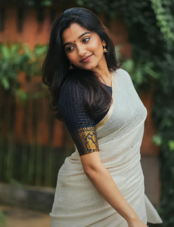 White_Premium_Cotton_Saree_For_Women