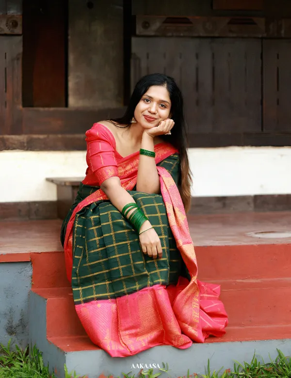 Bottle_Green_Premium_Cotton_Saree_For_Women