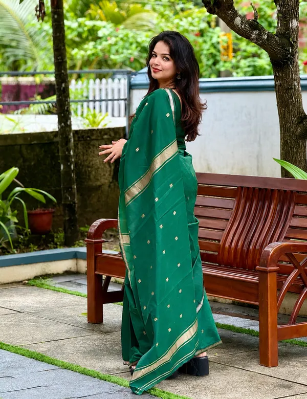 Bottle_Green_Premium_Silk_And_Cotton_Saree_For_Women
